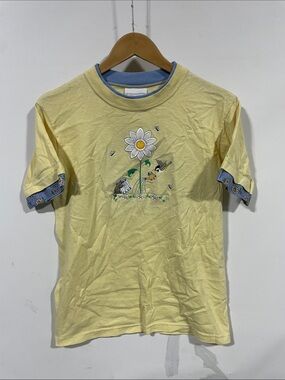 Vintage Yellow Daisy Graphic Tee with Blue Trim